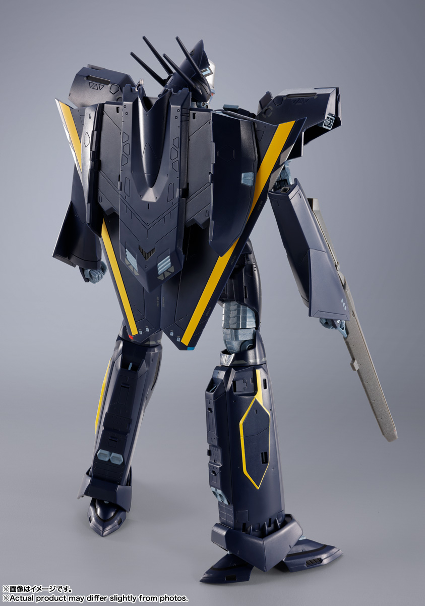 DX CHOGOKIN VF-17S Nightmare Stealth Valkyrie (Gamlin Kizaki's) - Imagen 2